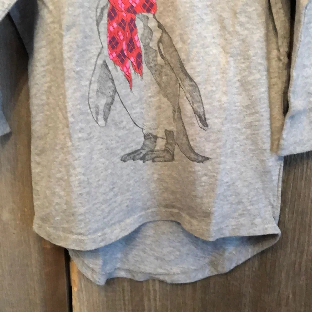 Old Navy Girls Graphic Penguin Dolman Top in Gray Size 8